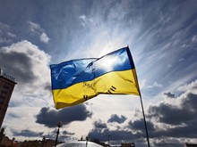 乌克兰国旗飘扬精美图片