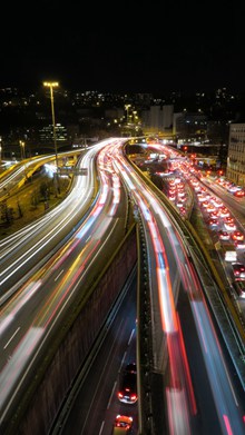城市公路夜间车流线高清图