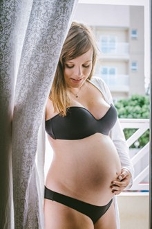 孕妇比基尼写真图片下载