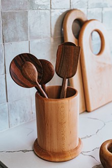 厨房木质锅铲勺子高清图片