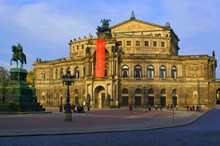 歌剧院古建筑图片素材