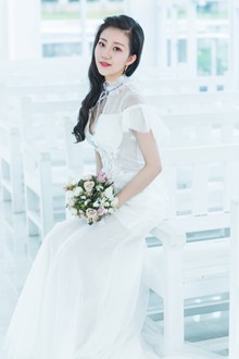 日韩美女婚纱照图片素材