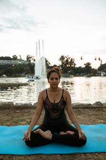 瑜伽冥想打坐姿势高清图