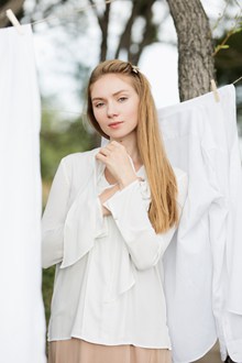 俄罗斯白色衬衫美女摄影图片素材