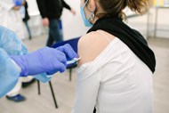 新冠疫苗接种打针图片素材