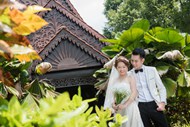 亚洲中国情侣白色婚纱图片下载