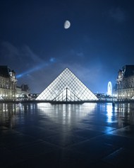 法国巴黎卢浮宫夜景图片下载