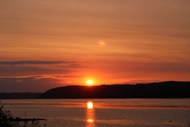 黄昏海平面日落景观高清图片
