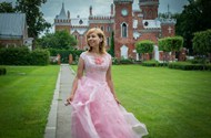 粉色裙装美女摄影图片素材