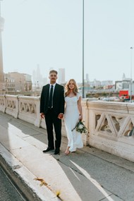 欧洲桥上情侣摄影精美图片