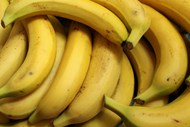成熟黄色香蕉水果高清图片