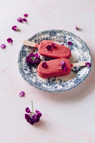 自制草莓冰棒图片素材