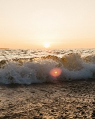 大海潮水日出高清图片