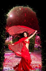 红色诱惑印度美女摄影精美图片