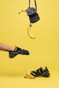创意香蕉和运动鞋写真图片下载