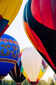 准备起飞的彩色热气球精美图片