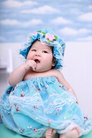 亚洲可爱女宝宝精美图片