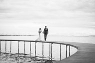 海边黑白婚纱写真图片下载