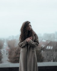 欧美风冬季美女摄影图片