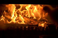 木头炉子燃烧火焰图片下载