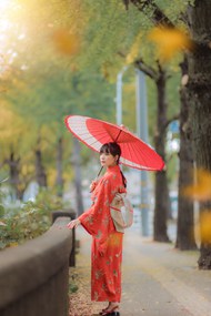 日本红色和服美女精美图片