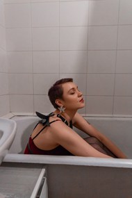精品浴室美女人体摄影写真精美图片