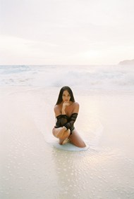 性感海边美女人体艺术摄影高清图片