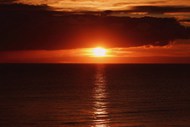 海上日落余晖精美图片