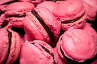 粉色马卡龙甜食图片下载