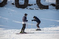 男女双人滑雪运动图片下载