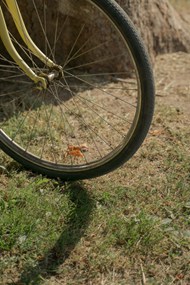 自行车车轮特写精美图片