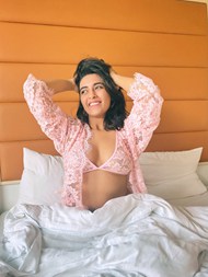 性感粉色睡衣美女人体写真图片
