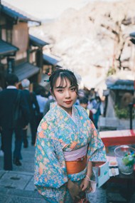 街拍甜美日本和服美女高清图片