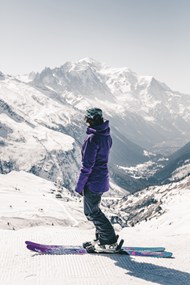 雪域高山滑雪运动员精美图片