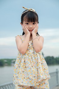 亚洲可爱小萝莉高清图片