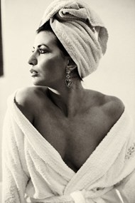 极品美女诱人浴袍人体写真精美图片