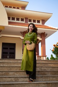 越南民族服饰美女图片下载