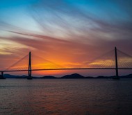 韩国汉城吊桥黄昏美景图片下载