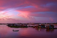 紫色黄昏江河船舶图片