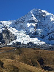 阿尔卑斯山少女峰雪景图片下载