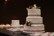 三层婚礼蛋糕精美图片