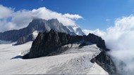 阿尔卑斯山高山之巅风景高清图片