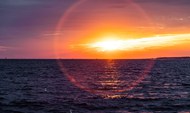 唯美黄昏海平面夕阳图片下载