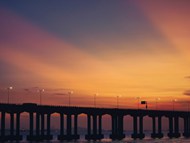 黄昏跨海大桥唯美意境图片下载