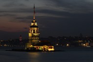 土耳其少女塔建筑夜景高清图片