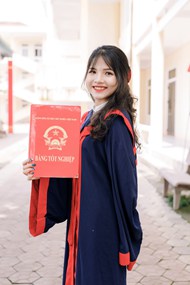 越南美女毕业学士照图片大全