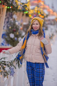 冬季圣诞集市俄罗斯美女摄影精美图片