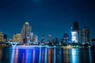 滨海城市高楼大厦都市夜景图片下载