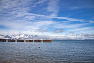 冬季雪山湖泊风景高清图片