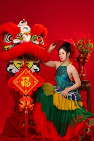 亚洲春节美女摄影图片